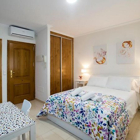 Apartamentos Amat - Only Adult - Playa El Bajondillo 토레몰리노스 외부 사진