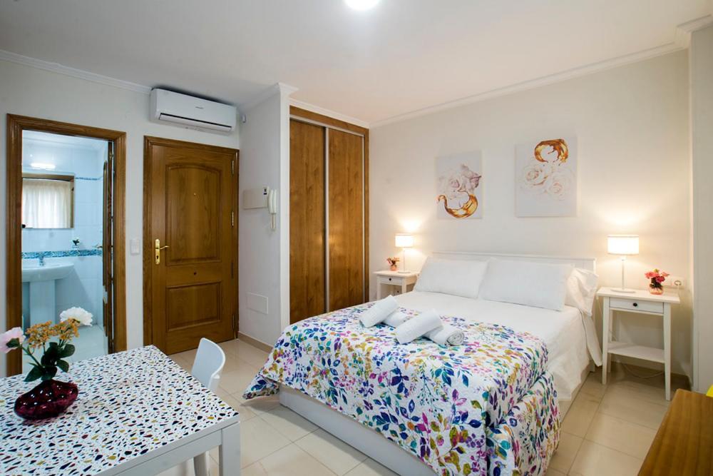 Apartamentos Amat - Only Adult - Playa El Bajondillo 토레몰리노스 외부 사진
