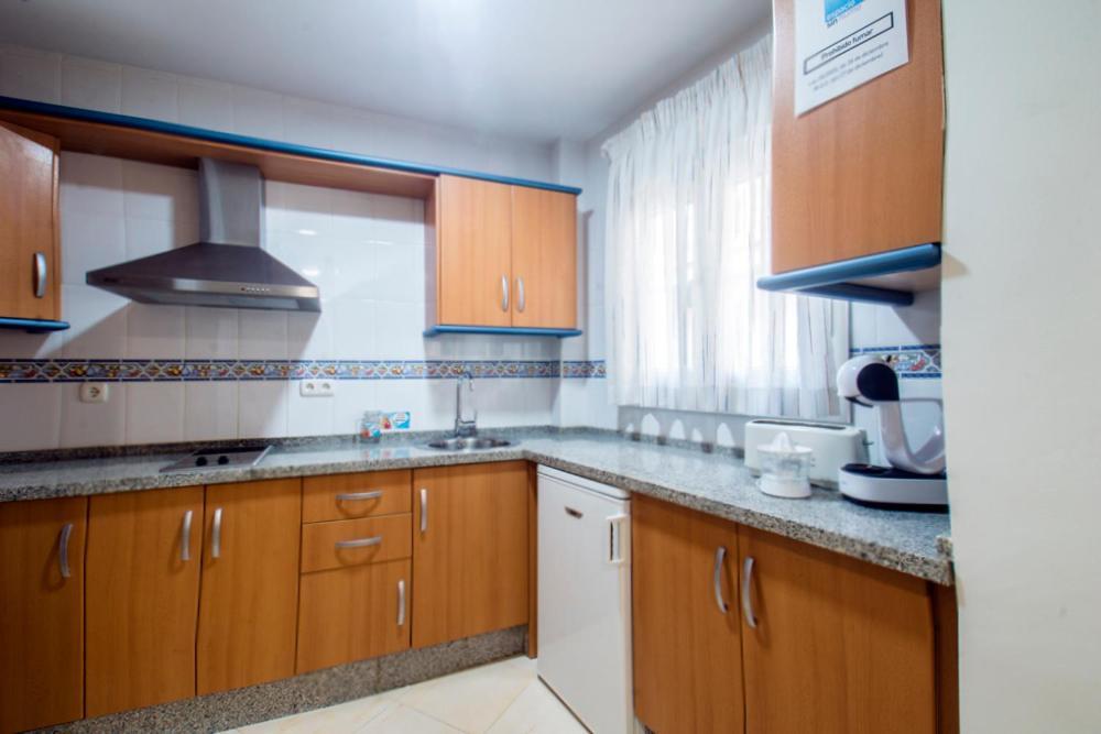 Apartamentos Amat - Only Adult - Playa El Bajondillo 토레몰리노스 외부 사진