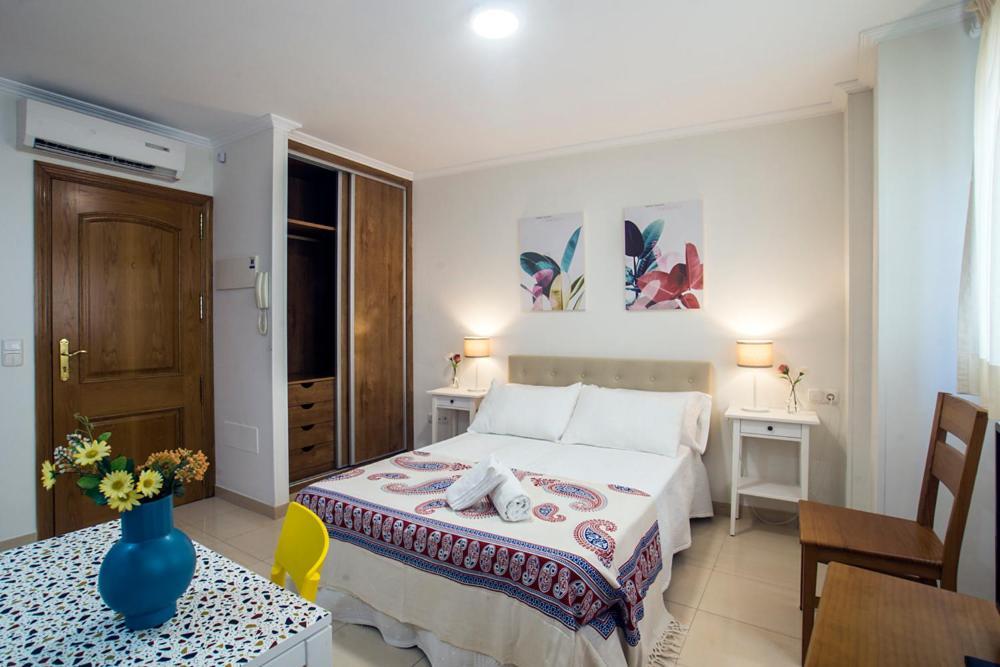 Apartamentos Amat - Only Adult - Playa El Bajondillo 토레몰리노스 외부 사진