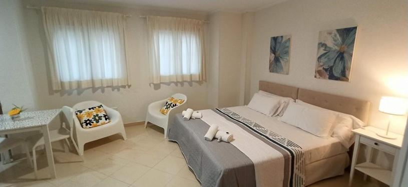 Apartamentos Amat - Only Adult - Playa El Bajondillo 토레몰리노스 외부 사진